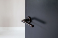 Zwarte deurklinken en zwart deurbeslag: een tijdloze trend